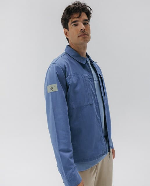 El Pulpo Cazadora de hombre con tejido lavado y doble bolsillo en el pecho